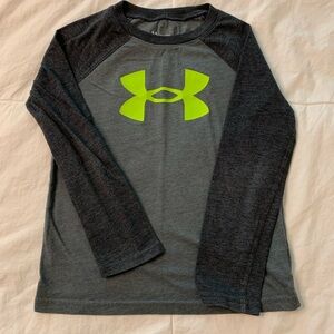 Under Armour Boys Gray Long Sleeve Shirt. Size 6.